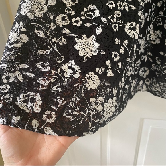 NWT Stunning A-Line B&W floral Hepburn Dress: - Picture 4 of 6